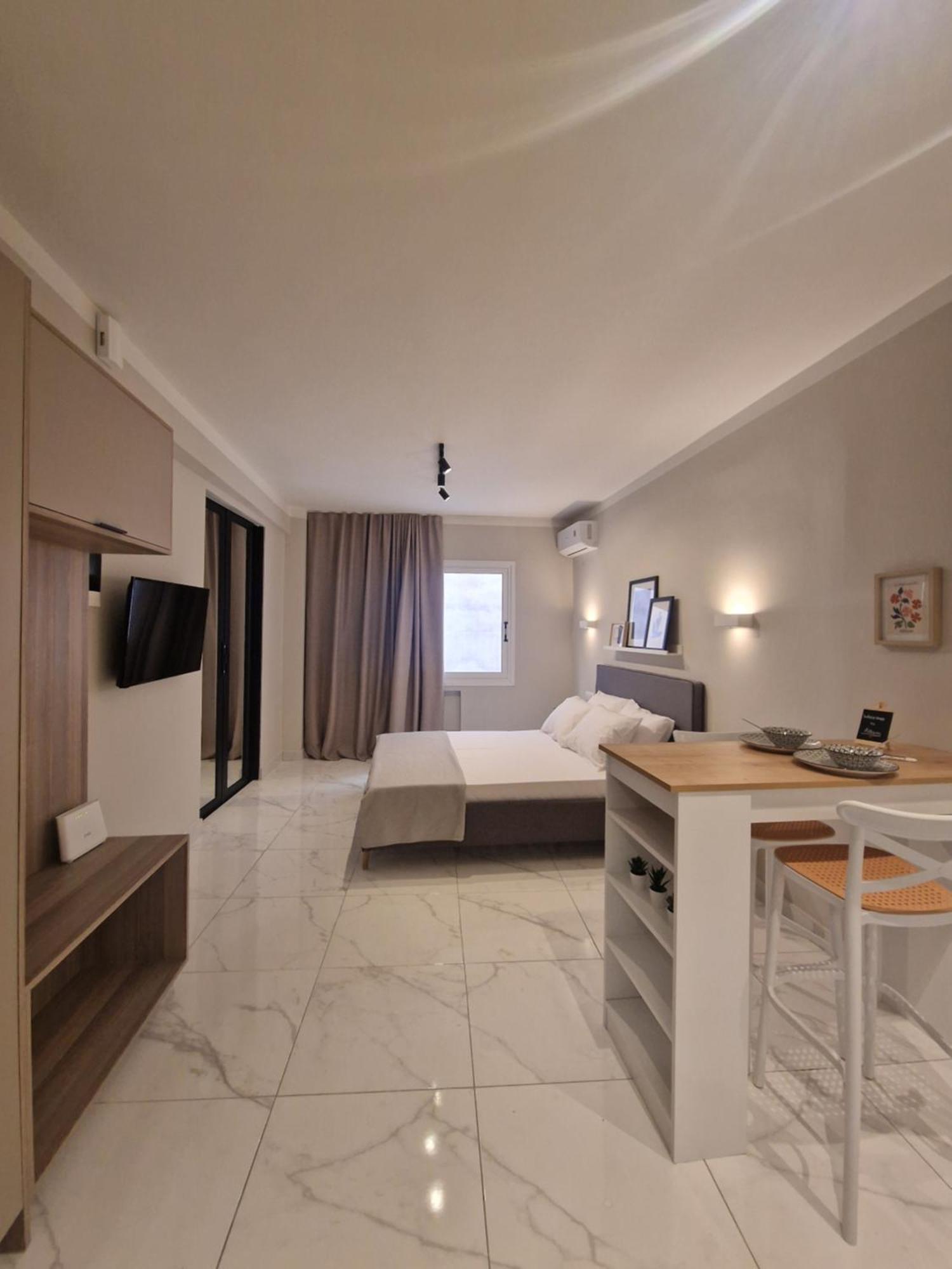 Deluxe Double Studio